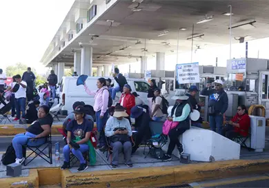 Cumple CNTE 15 días de huelga y realiza jornada de protesta