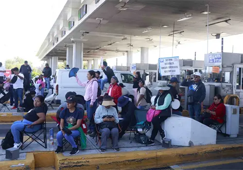 Cumple CNTE 15 días de huelga y realiza jornada de protesta