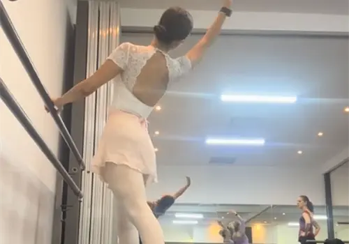 Alejandra retoma su pasión por el ballet