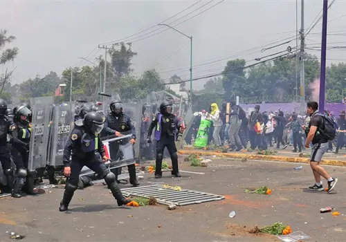 Abiertas, 8 carpetas por el caos del bloque negro