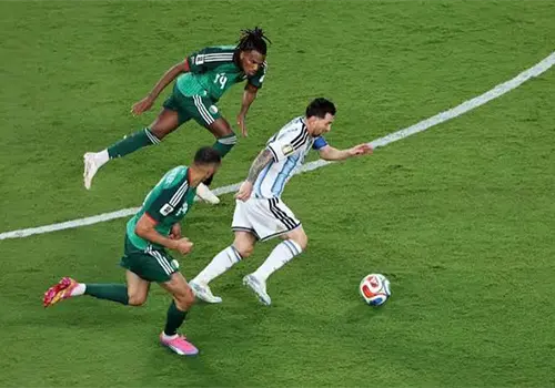 Argentina debuta con victoria ante Argelia