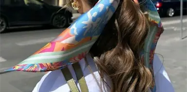 Como elevar tu outfit con un pañuelo