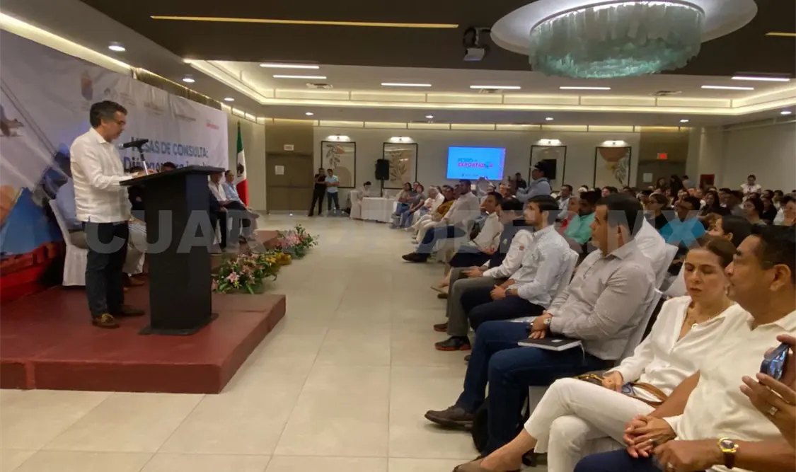 El secretario de Economía del estado, Luis Pedrero, encabezó los trabajos del Foro Exportador realizado en Tapachula. Rafael Victorio / CP