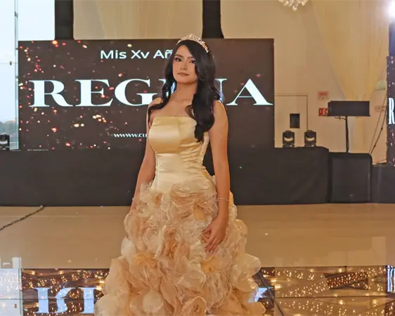 Los soñados XV años de Regina