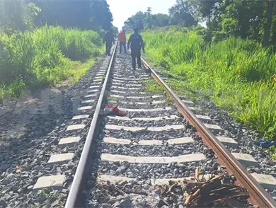Tren destroza a centroamericano