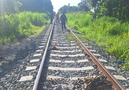 Tren destroza a centroamericano