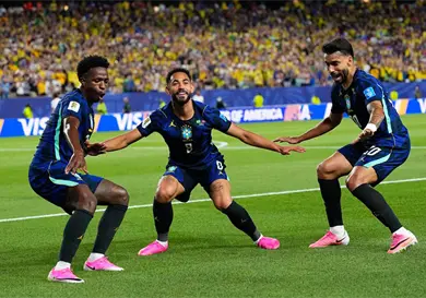 Brasil golea a Haití y recupera la sonrisa