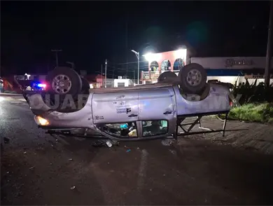 Choque de camionetas deja varios lesionados