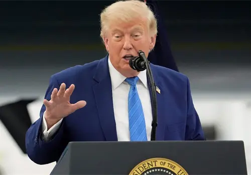 Donald Trump amenaza con reanudar ataque a Irán