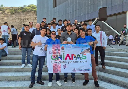 Conmemoran 32 años de una educación de calidad