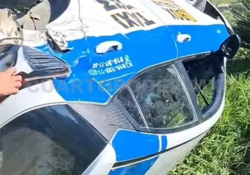 Encontronazo de taxi y pick up cerca de una clínica