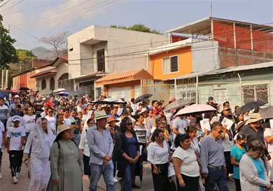 Honran a patronos de colonia Potrero Mirador