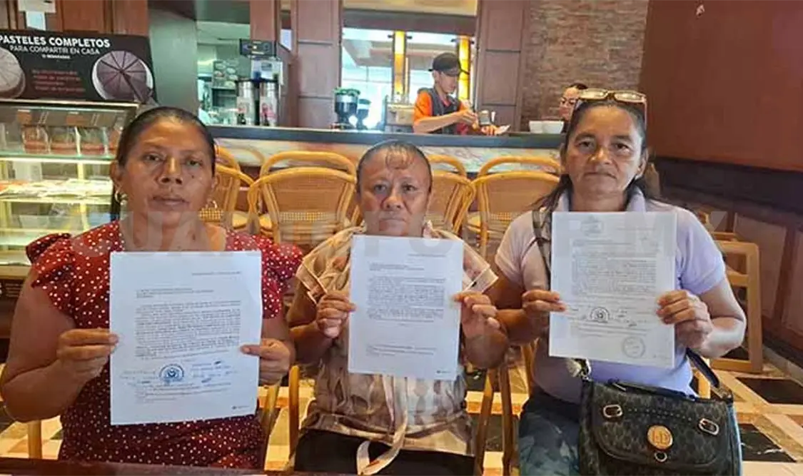 Padres de familia enviaron documentos dirigidos a la Secretaría de Educación y están a la espera de respuestas a sus denuncias. Ramón García / CP
