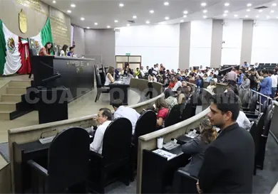 Iniciativas no pueden aprobarse “al vapor”