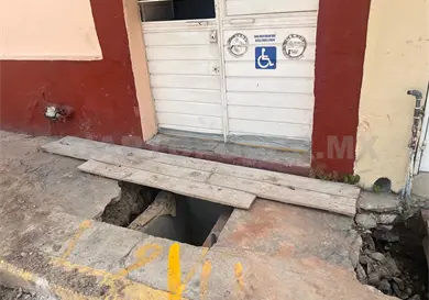 Alertan riesgo por vialidades en reparación