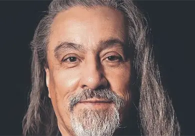 Sr. González lanza nueva novela