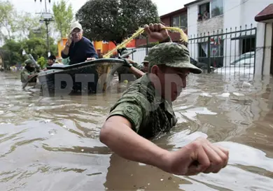 Senadores piden fortalecer alertas de huracanes