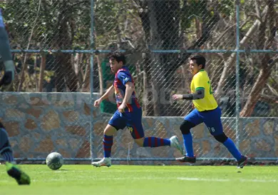 Familia FC lidera en la primera división