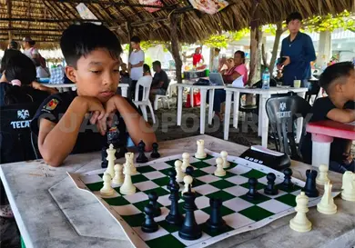 Torres, alfiles y peones en Puerto Arista