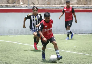 Aston Villa toma ventaja ante Águilas FC