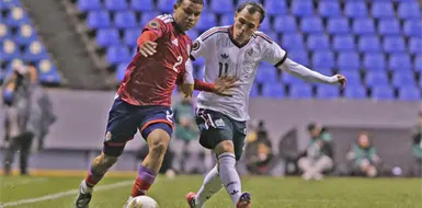 México vence a Costa Rica y es líder del Grupo B