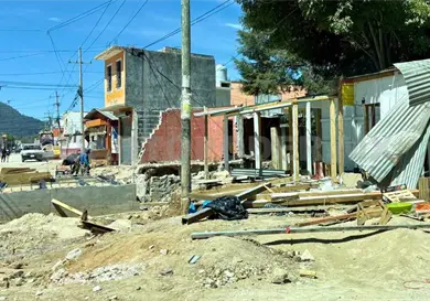 Inician retiro de negocios irregulares