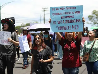 Presentan primeros amparos aspirantes  aprobados