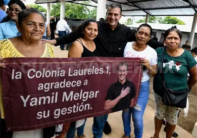 Agradecen a Yamil Melgar obra de pavimentación