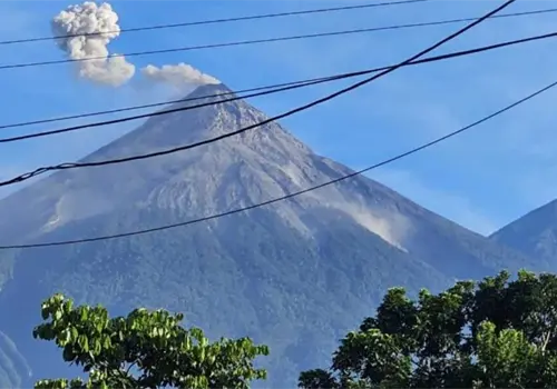 Volcán de Fuego reduce actividad eruptiva