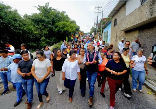 Arrancan una calle más en Los Pájaros
