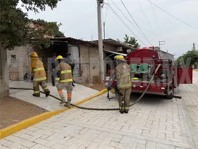 Incendio deja pérdidas en una vivienda