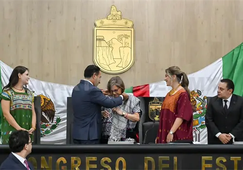 Malú Mícher recibe Medalla Rosario Castellanos 2026