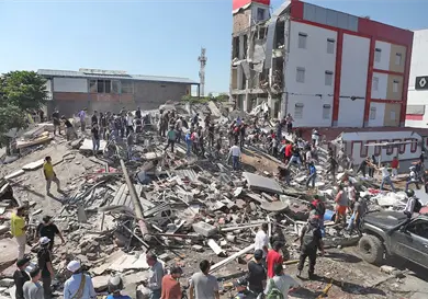 Confirman al menos 239 muertos por terremoto