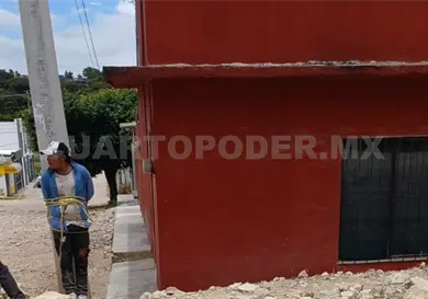 Colonos amarran a un poste a presunto ladrón Colonos amarran a un poste a presunto ladrón