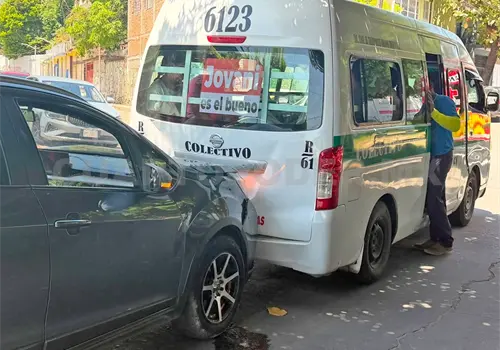 Cinco lesionados en colisión por alcance