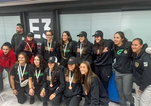 Selección femenil llegó a México