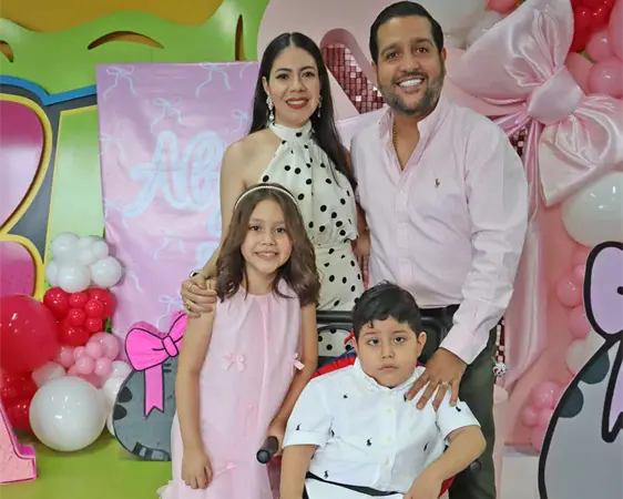 Alycé cumple 8 añotes