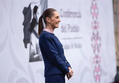 Presenta Sheinbaum el minivehículo Olinia de Carga
