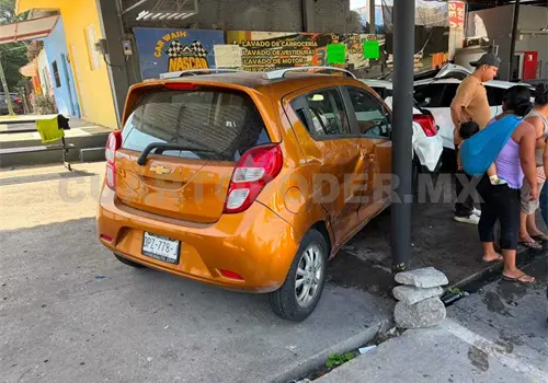 Lesionan a trabajador de autolavado en carambolazo
