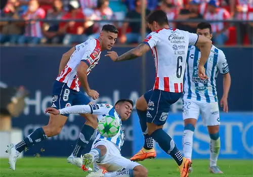 Pumas contra Necaxa en fecha 5