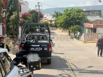 Hallan cadáver de mujer al fondo de un barranco Hallan cadáver de mujer al fondo de un barranco