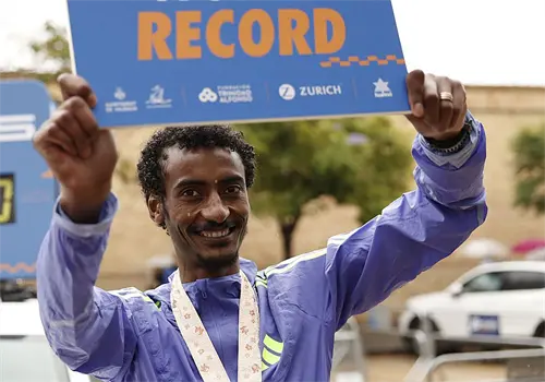 Yomif Kejelcha rompe récord mundial en la Media Maratón de Buenos Aires