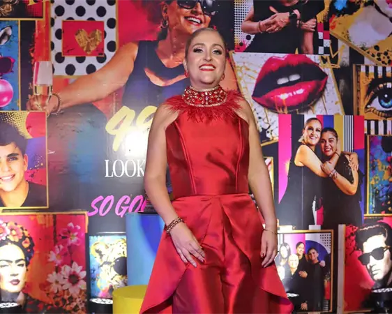 Natalia disfruta su cumpleaños art pop
