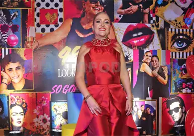 Natalia disfruta su cumpleaños art pop