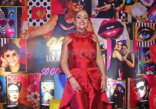 Natalia disfruta su cumpleaños art pop