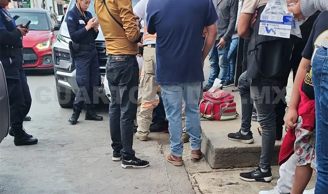 Locatarios solicitaron revisar las cámaras de vigilancia de la zona para tratar de identificar al presunto responsable. Manuel Martínez / CP