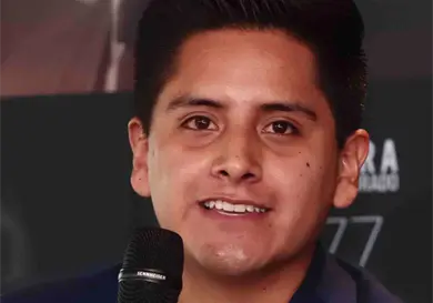 Cuautle se enfrenta a los aliens