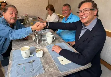 Gustavo Petro se reúne con Paco Ignacio Taibo II