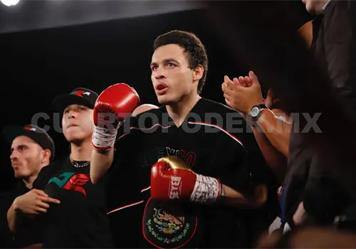 JC Chávez Jr. todavía no cuelga los guantes
