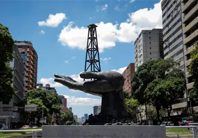 Venezuela mantendrá negocios con China y Rusia